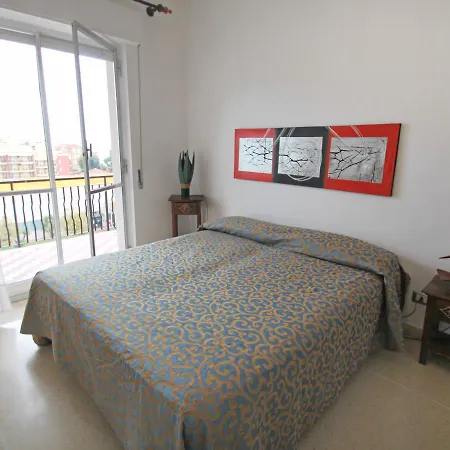 شقة Locazione Turistica Perla Marina.3 *